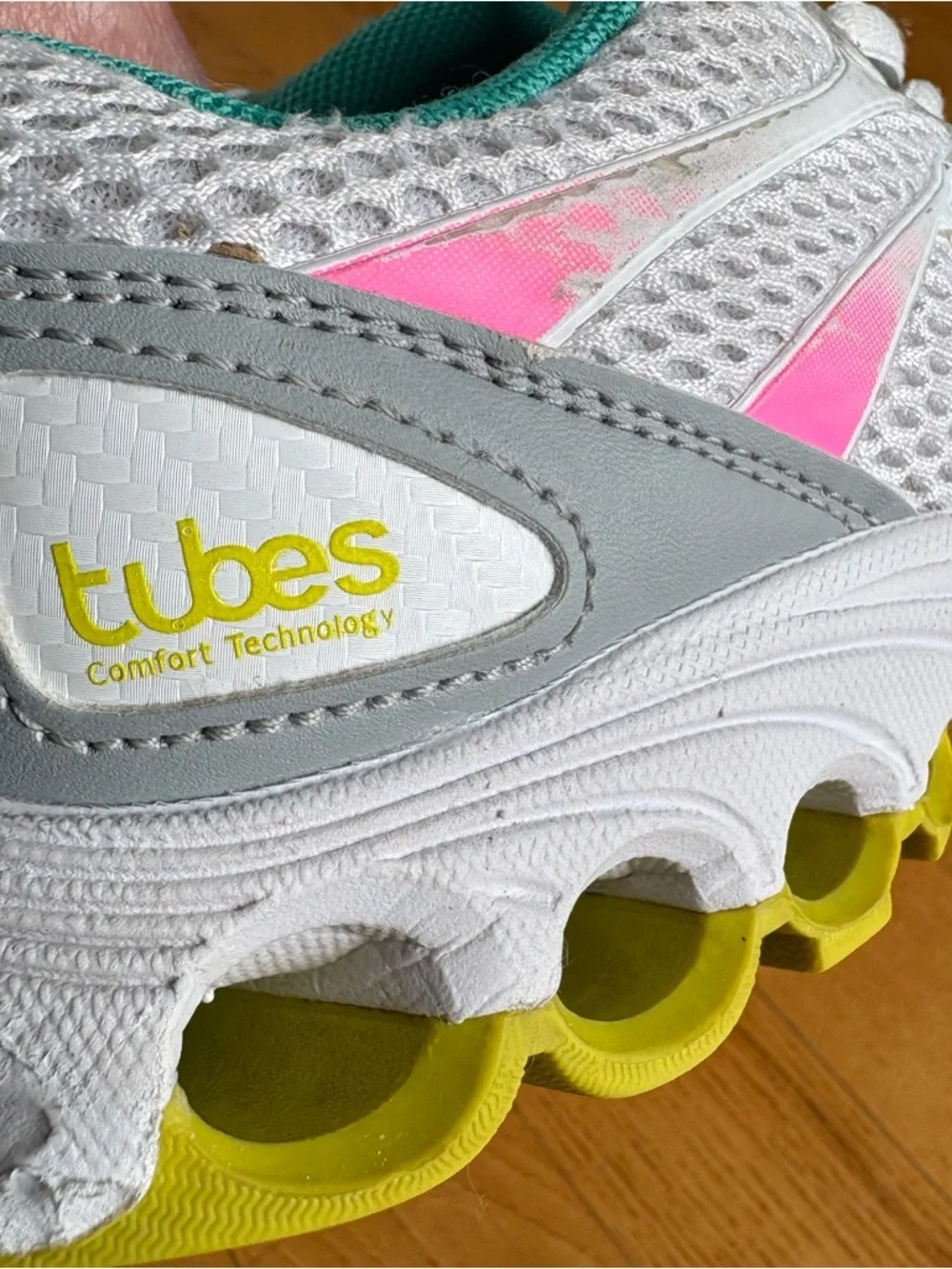 K-Swiss Tubes Sneakers shoes Comfort 200 Neon Pink Teal Youth Girls Size 3.5Y